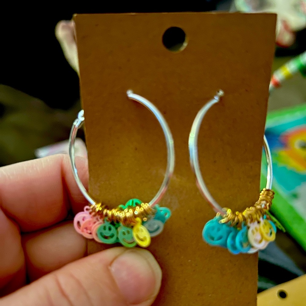 Smile hoop earrings